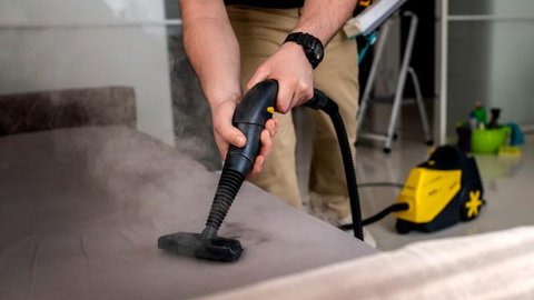 Ariana Grande tampil memukau dengan gaun kupu-kupu bak princess. [@robertwun]