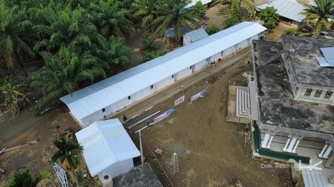 Pembangunan rumah sementara BUMN di Aceh Timur hampir rampung dan siap dihuni korban bencana. (Dok Hutama Karya)