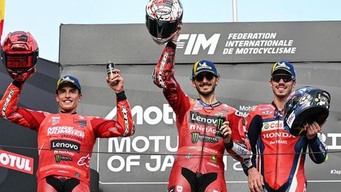 Finis kedua di belakang Francesco Bagnaia sudah cukup bagi Marc Marquez untuk jadi juara dunia MotoGP 2025.