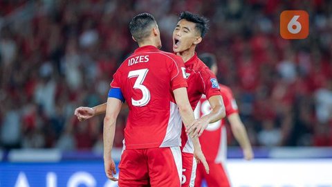 Para pemain Timnas Indonesia berpose untuk foto bersama sebelum pertandingan babak keempat Grup B Kualifikasi Piala Dunia 2026 zona Asia antara Irak dan Indonesia di Stadion Alin