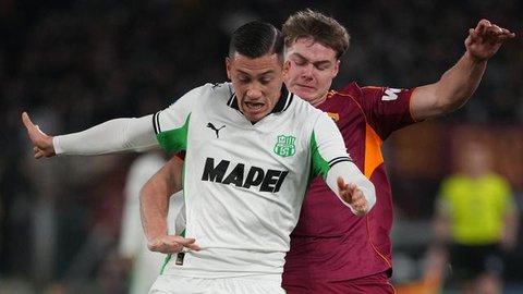 Jay Idzes di laga tandang Sassuolo Serie A musim 2025/26. (Dok. X @SassuoloUS)