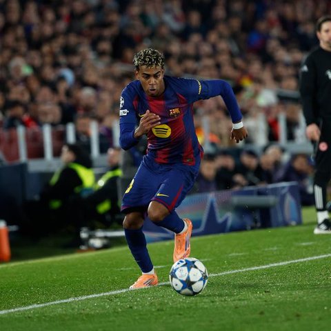 Marcus Rashford mencetak dua gol kemenangan Barcelona atas Newcastle United pada fase liga Liga Champions 2025/2026 di St's James Park, Jumat (19/9/2025). (AP/Jon Super)