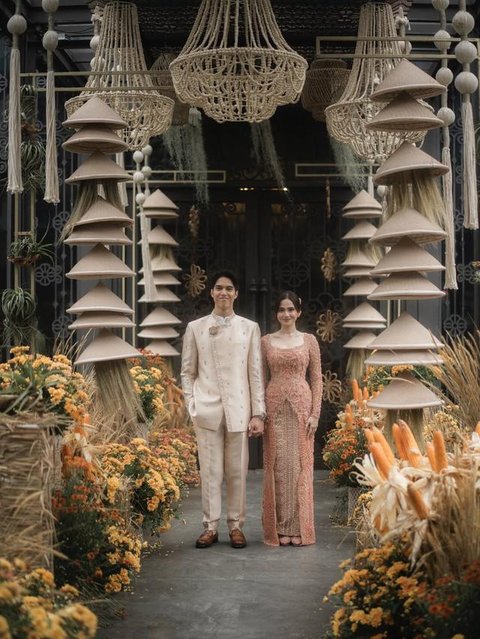 Detail dekorasi lamaran El Rumi dan Syifa Hadju yang unik. [IG: @syifahadju]