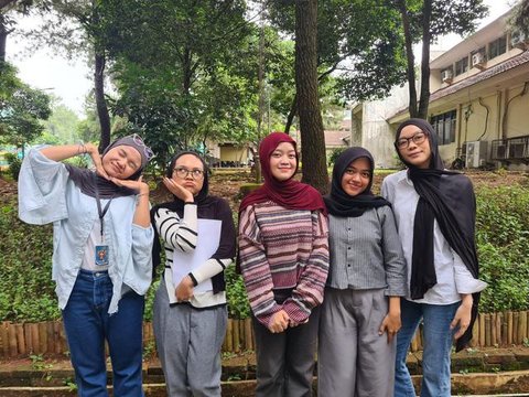 Hasna Khalishta Afza, Raisa Widiawati, Aliyyah Fayyaza Zulthany, Selvi Anitha Lestari, Titin Sahra Melani (dok. Khaalish Azzah Luthfiyyah)