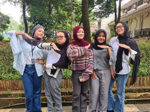 Hasna Khalishta Afza, Raisa Widiawati, Aliyyah Fayyaza Zulthany, Selvi Anitha Lestari, Titin Sahra Melani (dok. Khaalish Azzah Luthfiyyah)