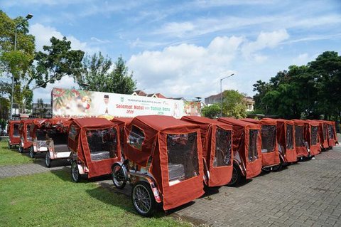 Bahagianya Tukang Becak di Malang, Dapat Becak Listrik dari Prabowo