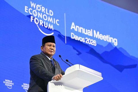 Dalam forum yang dihadiri para pemimpin dunia, pelaku usaha, hingga tokoh-tokoh dunia tersebut, Presiden Prabowo juga menegaskan komitmen Indonesia melawan berbagai praktik ilegal. Tampak dal
