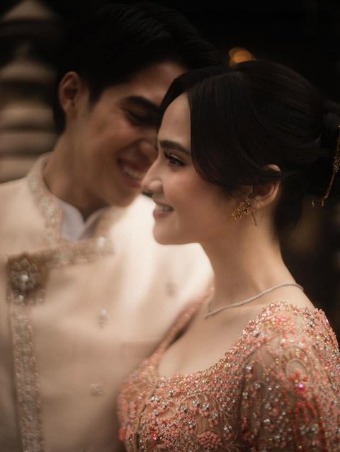 Kalung Lamaran Syifa Hadju (Instagram syifahadju)