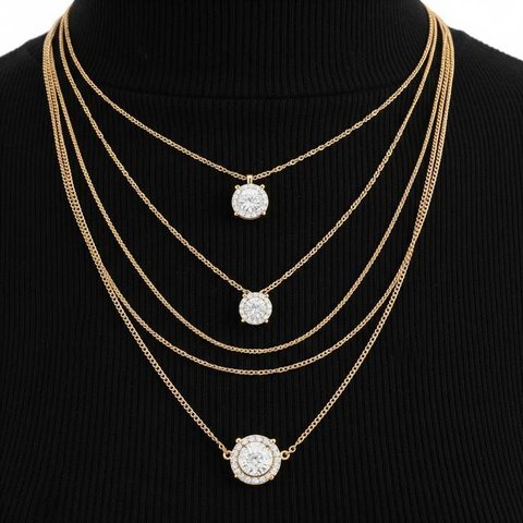Kalung Lamaran Syifa Hadju (Instagram syifahadju)