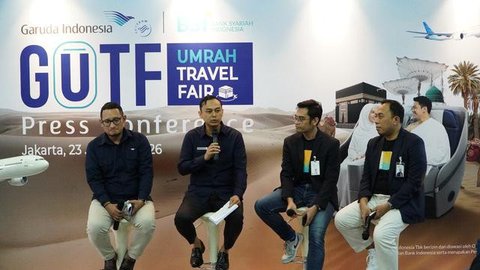 Director of Commercial PT Garuda Indonesia, Reza Aulia Hakim dalam Press Conference Garuda Umrah Travel Fair 2026 di Jakarta Pusat, Jumat (23/1/2026). (Liputan6.com/Tira)