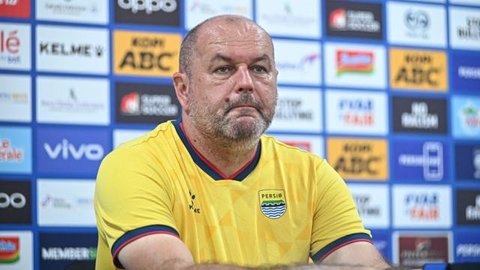 Pelatih Persib, Bojan Hodak. (Bola.com)