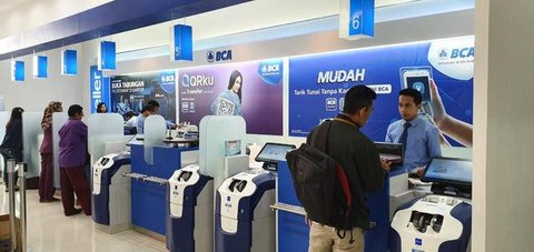 Pegawai PT Bank Central Asia Tbk . (Dok BCA)