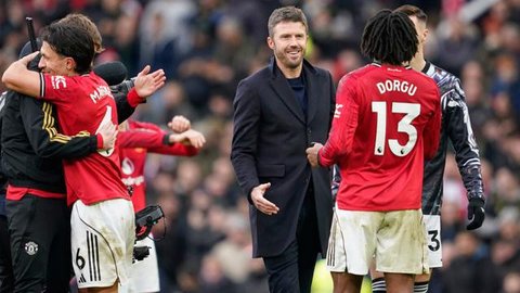 Shea Lacey dari Manchester United bereaksi selama pertandingan putaran ketiga Piala FA antara Manchester United dan Brighton di Manchester, Inggris, Minggu, 11 Januari 2026. (AP Photo/Jon Sup