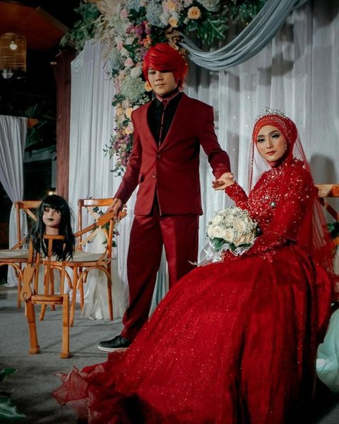 Potret kenangan Pesulap Merah dan istrinya sebelum meninggal dunia. [IG: @t__eun22]