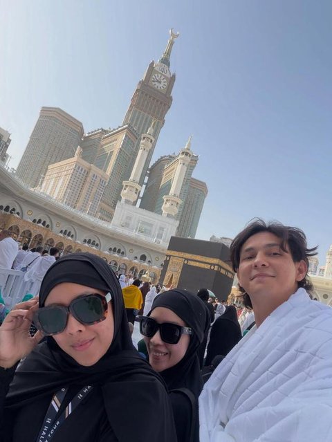 Momen Marcell Darwin umrah perdana usai mualaf. [IG: @marcelldarwin]