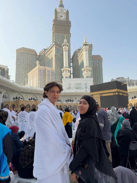 Momen Marcell Darwin umrah perdana usai mualaf. [IG: @marcelldarwin]