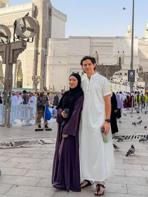 Momen Marcell Darwin umrah perdana usai mualaf. [IG: @marcelldarwin]