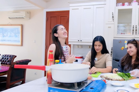 Potret Dapur Rumah Ranty Maria/ Youtube SRAH