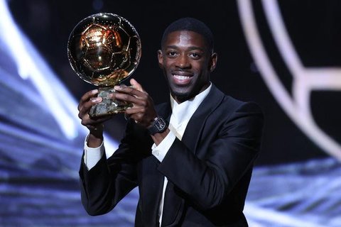 Selebrasi penyerang Barcelona, Raphinha usai membobol gawang Villarreal, Minggu (21/12/2025) (AP Photo/Alberto Saiz)