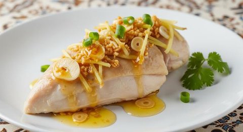 Dada Ayam Kukus Jahe (Foto: Gemini AI)
