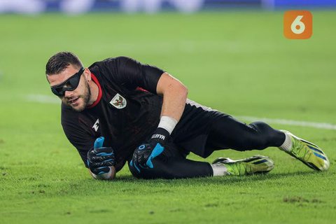 Maarten Paes resmi gabung Ajax. (Ajax)