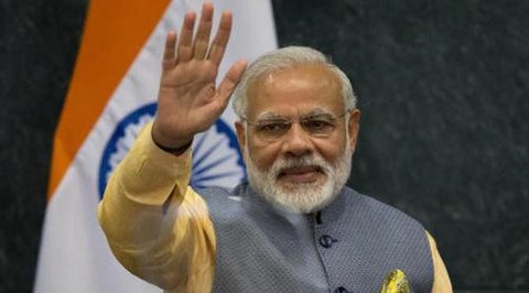 Perdana Menteri India Narendra Modi berjabat tangan dengan Presiden AS Donald Trump selama pertemuan di Rumah Hyderabad di New Delhi pada 25 Februari 2020. (Foto: AFP / Mandel NGAN)