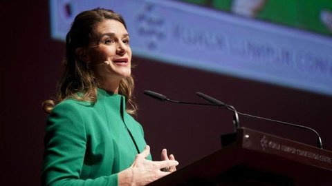 Bill Gates dan Melinda pada 2019. (AP Photo/Elaine Thompson, File)