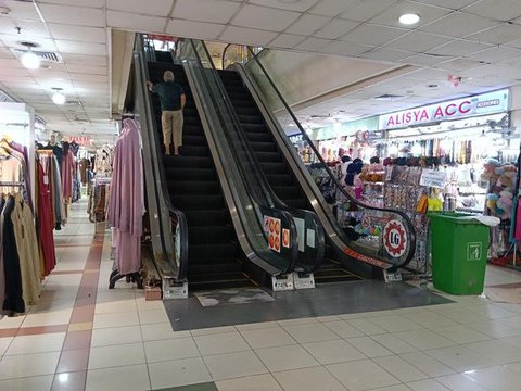 Ilustrasi Belanja Online, e-Commerce, eCommerce, Online Marketplace, Bisnis Online