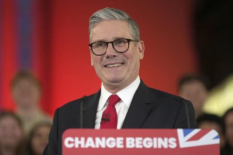 PM Inggris Keir Starmer menyampaikan pernyataan soal rencana pengakuan Negara Palestina dari Downing Street Nomor 10 di London, Selasa (29/7/2025). (Dok. oleh Toby Melville via AP)