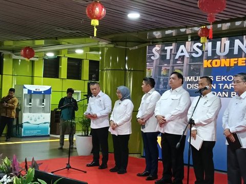 Menteri Perhubungan (Menhub) Dudy Purwagandhi di Stasiun Gambir, Selasa (10/2/2026). (Foto: Liputan6.com/Maulandy R)