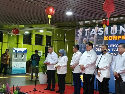 Menteri Perhubungan (Menhub) Dudy Purwagandhi di Stasiun Gambir, Selasa (10/2/2026). (Foto: Liputan6.com/Maulandy R)