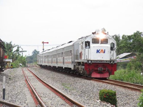 Memasuki puncak arus balik Lebaran 2024, Bandara Soekarno Hatta diprediksi dipenuhi oleh 179.483 pergerakan penumpang. Serta selama hari ini, Senin 15 April 2024, akan dipenuhi 1.155 perge