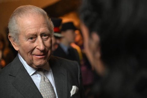 Pangeran William dan mantan pangeran Andrew Mountbatten-Windsor. (dok. Steve Parsons, Chris Jackson / POOL / AFP)