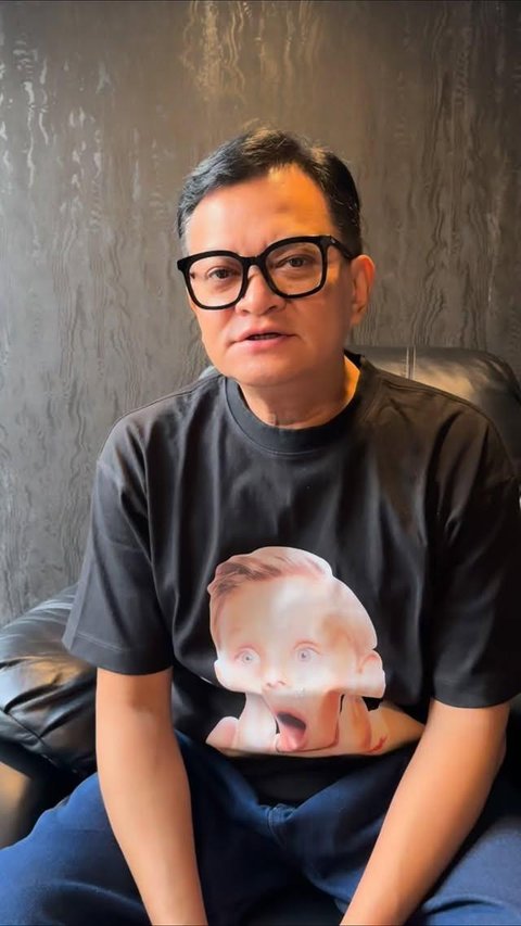 Hedi Yunus dilarikan ke UGD Rumah Sakit Siloam Surabaya, Jawa Timur, akibat serangan vertigo dahsyat dan panic attack hanya tiga jam sebelum manggung.