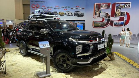 New Mitsubishi Pajero Sport tipe Dakar menjadi unit test drive di IIMS 2025. (Liputan6.com/Septian Pamungkas)