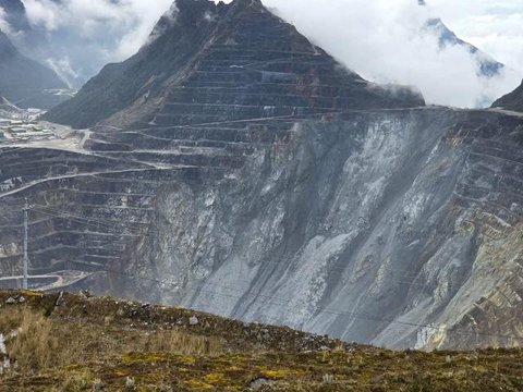 Area tambang bawah tanah Grasberg Block Cave (GBC) PT Freeport Indonesia. Pada 2024 PTFI berhasil memproduksi tembaga 1,8 miliar pound serta 1,86 juta ounces emas. Foto: PTFI