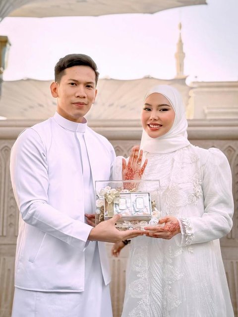Al Ghazali dan Alyssa Daguise. (Foto: Instagram/alyssadaguise)