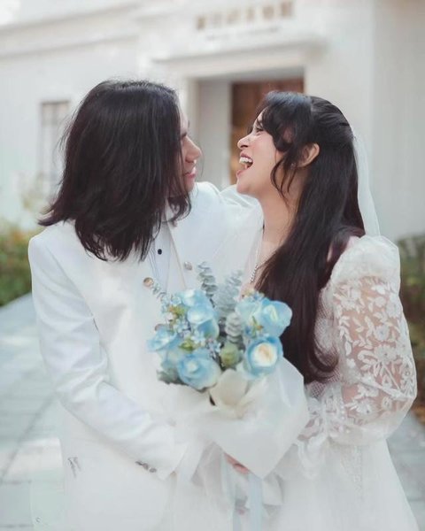 Busana Nikah Ayushita dan Gerald Situmorang. [IG: @geraldsitumorang]