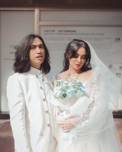 Busana Nikah Ayushita dan Gerald Situmorang. [IG: @geraldsitumorang]