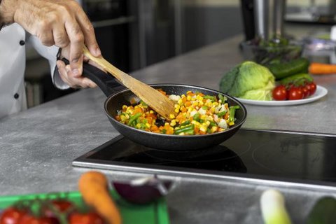 Ilustrasi memanaskan hingga Memanggang Makanan di oven/dok. Unsplash Alex