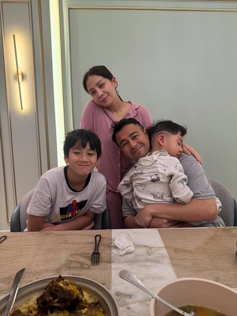 Potret Ruang Makan Rumah Raffi Ahmad (Foto: Instagram @raffinagita1717)