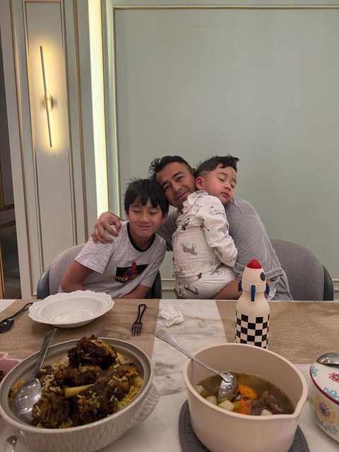 Potret Ruang Makan Rumah Raffi Ahmad (Foto: Instagram @raffinagita1717)