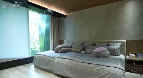 Potret Kamar Aurel Hermansyah dan Atta Halilintar/ YouTube Taulany TV