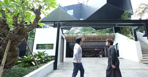 Potret Kamar Aurel Hermansyah dan Atta Halilintar/ YouTube Taulany TV