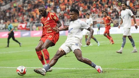 Hingga akhir pertandingan, skor todak berubah, Persija unggul 2-1 atas PSM Makassar. Tambahan tiga poin membuat Persija naik ke peringkat kedua BRI Super League 2025/2026 dengan 47 angka. Tam