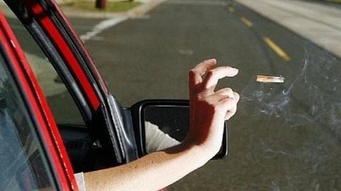 Anak-anak yang terpapar asap rokok di kendaraan takut atau malu meminta perokok untuk berhenti.