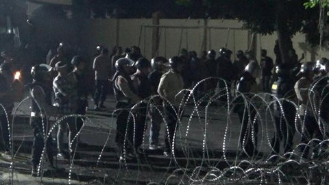 Polda DIY geruduk massa hingga pagar dirusak (Foto: Hermawan/Liputan6.com)