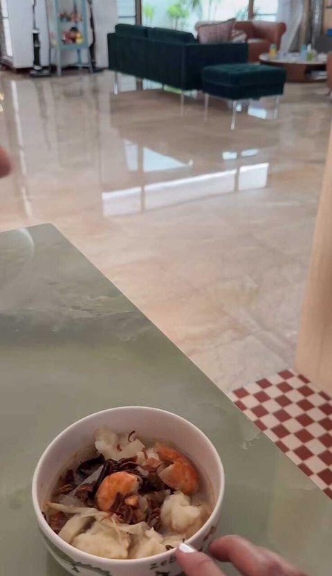 Potret Dapur Rumah Putri Titian/ Instagram @putrititian