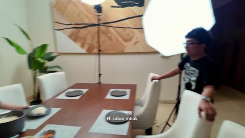 Potret Ruang Makan Rumah Cinta Laura (Foto: Akun YouTube Cinta Laura Kiehl)