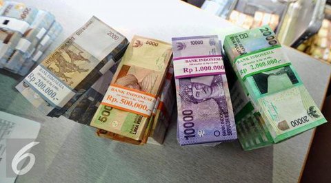 Biar THR nggak sekadar lewat, ini cara mengaturnya dengan bijak. [Dok/Pexels.com/Defrino Maasy].